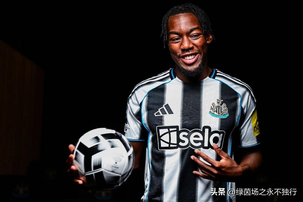 关于今晚纽卡斯尔调整名单以备欧冠，伤情更新环节打磨，态度坚定，身体对抗强度拉满的信息