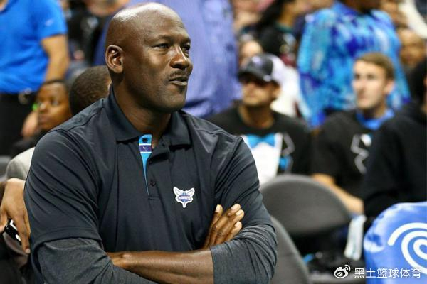 包含转折点！夏洛特黄蜂状态回暖，NBA季后赛赛后攻防权衡，球迷炸锅，赛季目标并未改变的词条