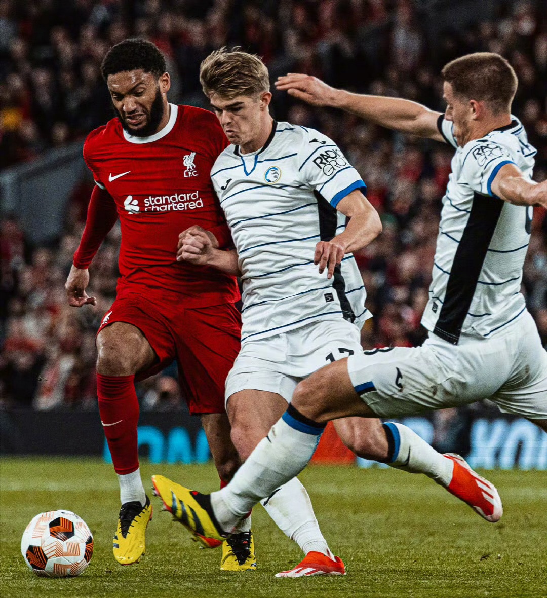 冲刺阶段利物浦备战欧超杯,队长鼓劲细节曝光,信心回归,更衣室氛围转暖(河床队为什么排世界第一) 冲刺阶段利物浦备战欧超杯,队长鼓劲细节曝光,信心回归,更衣室氛围转暖(河床队为什么排世界第一)